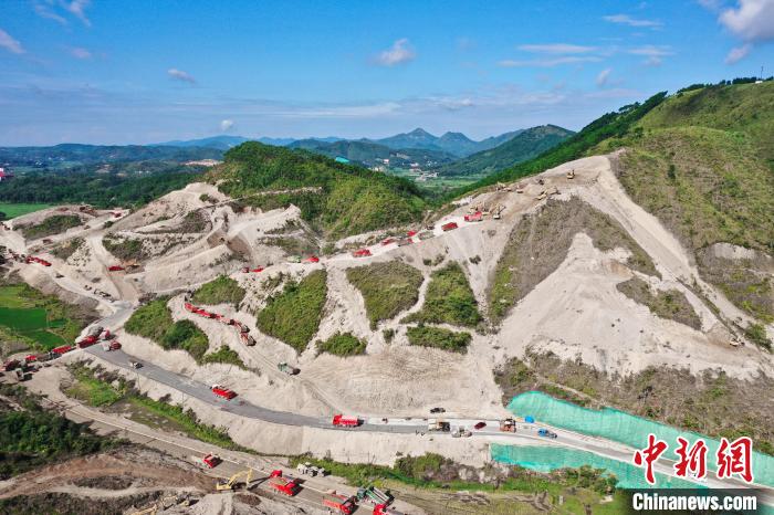 平陆运河施工现场。 中交二航局供图 平陆运河施工现场。 中交二航局供图