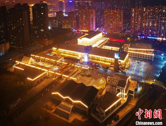 航拍东湖意库园区夜景。 南昌市东湖区委统战部供图 航拍东湖意库园区夜景。 南昌市东湖区委统战部供图