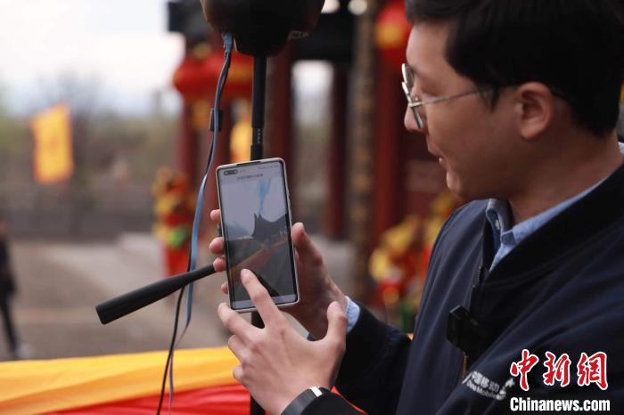 “5G+VR”全景直播可对景区进行720度实时展现。 向上 摄 “5G+VR”全景直播可对景区进行720度实时展现。 向上 摄