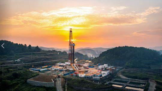 我国首个大型页岩气田再创两项纪录