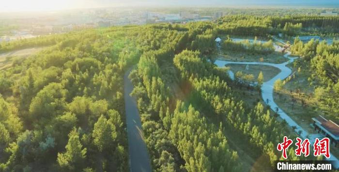 北屯市得仁山绿树成荫，景色优美。(资料图) 张越豪 摄